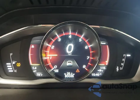 2017 Volvo S60 Platinum из США, поврежденный, VIN LYV402TMXHB153544